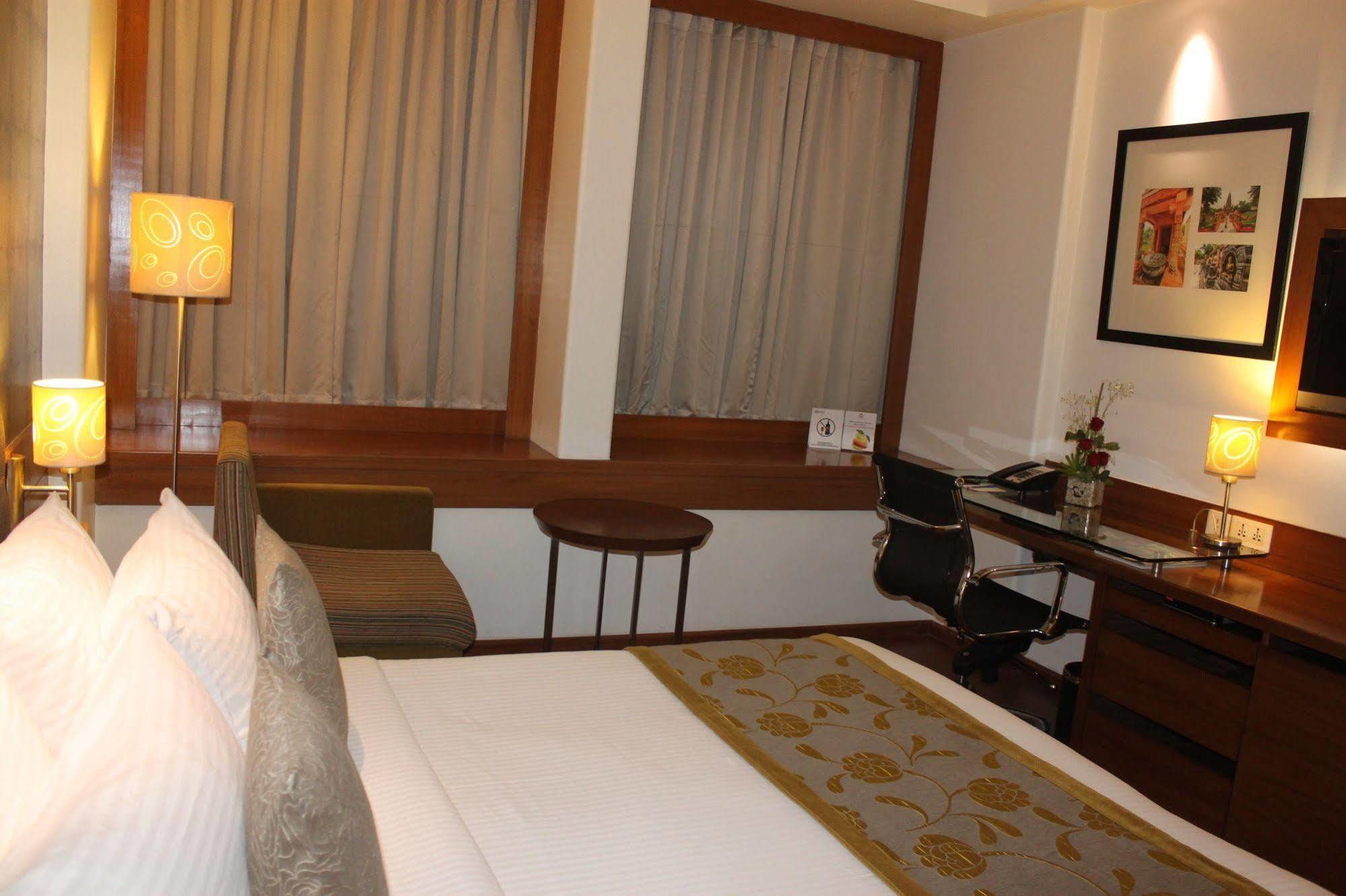 Hotel Maurya Patna Patna  Ngoại thất bức ảnh