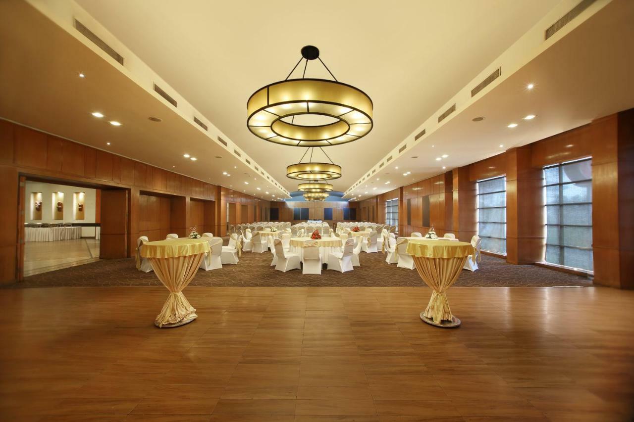 Hotel Maurya Patna Patna  Ngoại thất bức ảnh